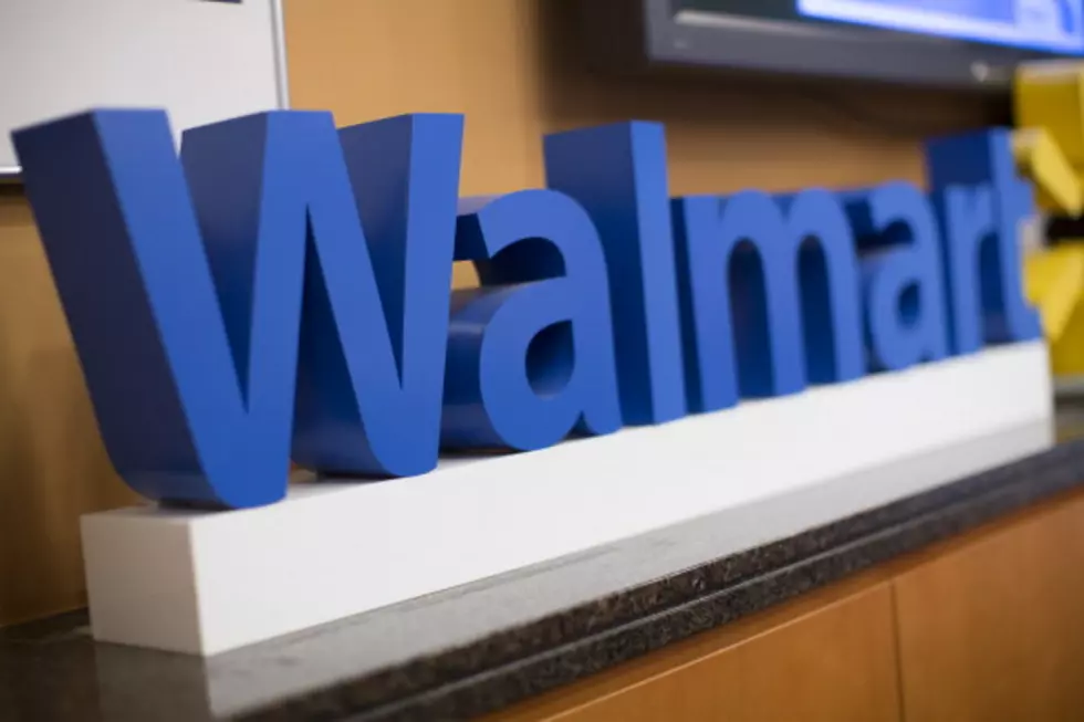 Is this is anyway to discipline a child?  Texas Man drags daughter by the hair in Walmart! (PICS)