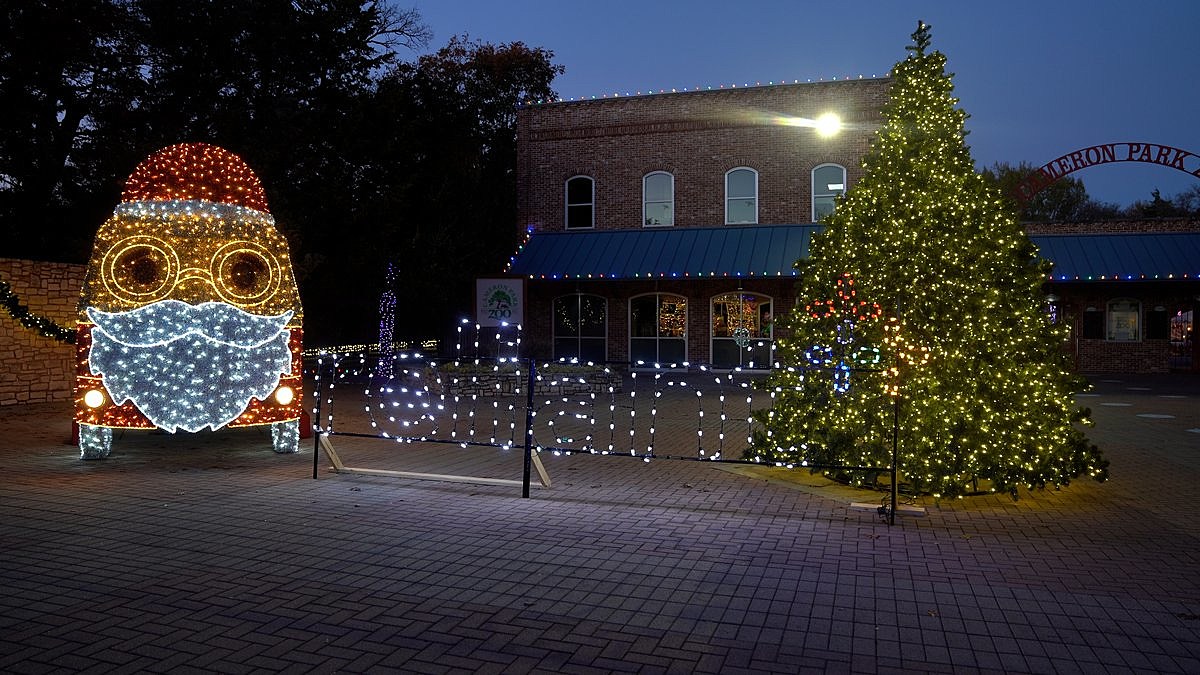 Cameron Park Zoo in Waco Opens Their Holiday Wild Lights Exhbit