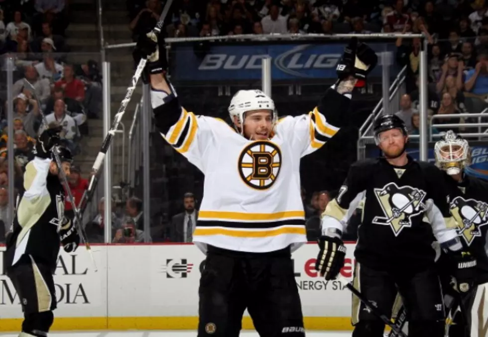 Bruins Cruise To 6-1 Win Over Penguins