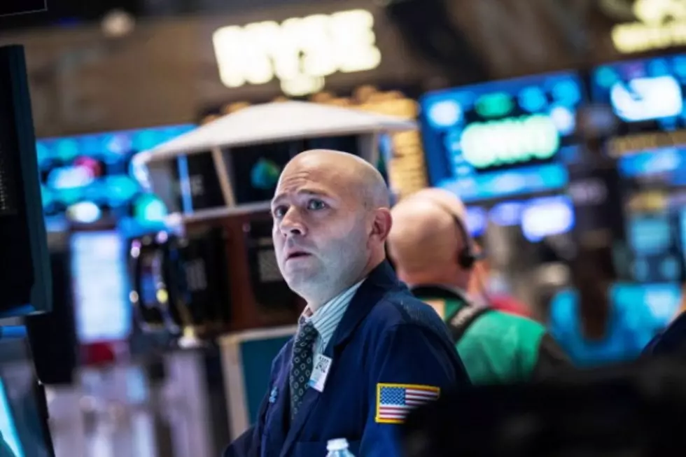 Mixed Open on Wall Street; Bank Stocks Rise