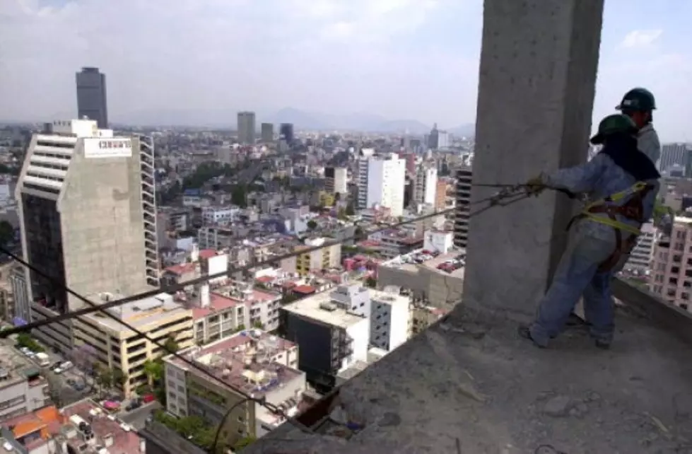 Earthquake Shakes Mexican Capital