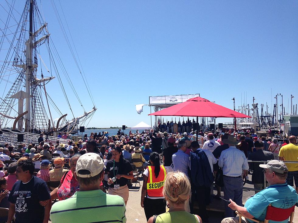 Crowds Jam State Pier 