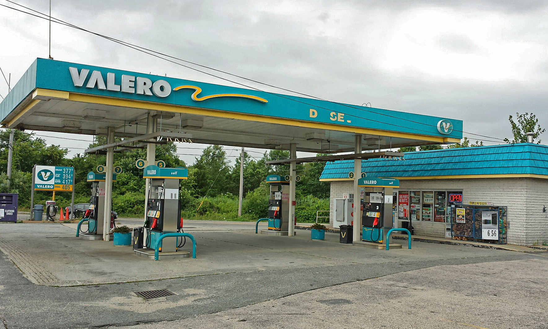 valero gas station on claiborne