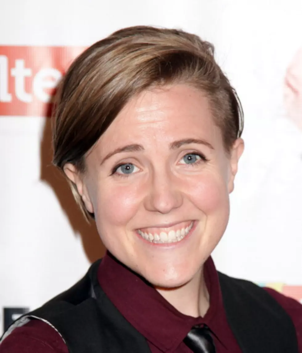 Hannah Hart Invites You Into &#8220;My Drunk Kitchen&#8221; [VIDEO]