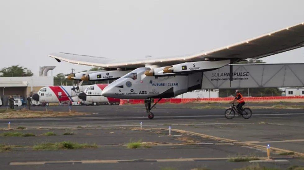 Solar Plane Lands Safely In Hawaii