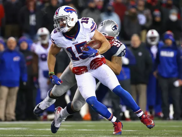 Patriots Sign Bills WR Hogan To Offer Sheet