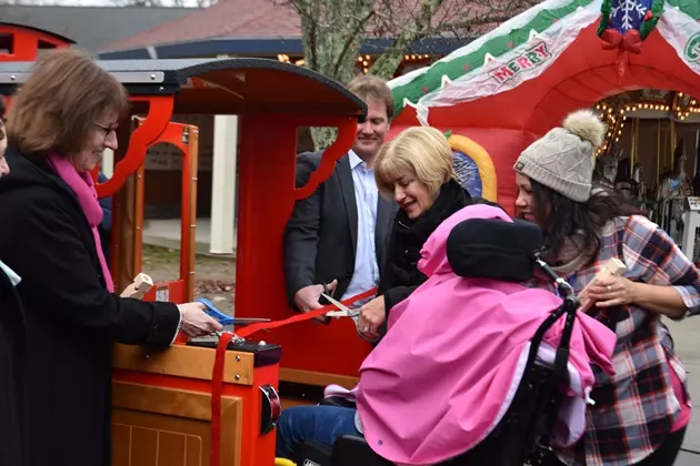 Buttonwood Park Zoo Unveils Handicapped Accessible Train