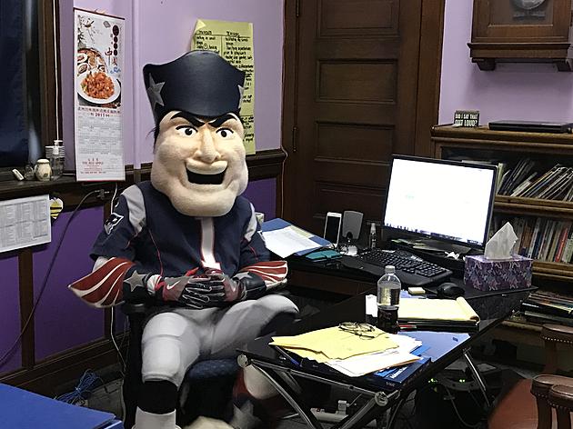 Pat Patriot Visits Local Elementary School [PHOTO GALLERY]