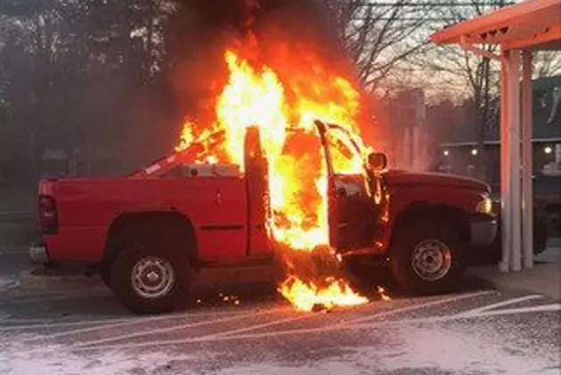 Truck Fire at Dartmouth&#8217;s New York Bagel