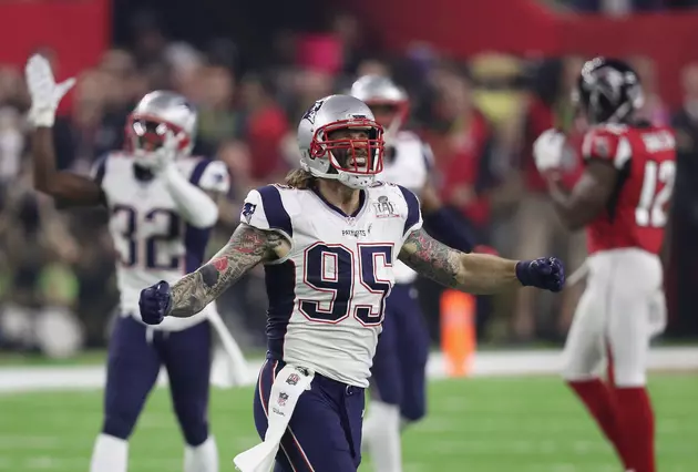 Chris Long Announces He Will Not Re-Sign With Pats