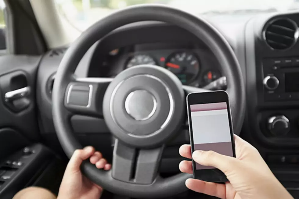 Poll: Mass. Voters Favor Distracted Driving Crackdown