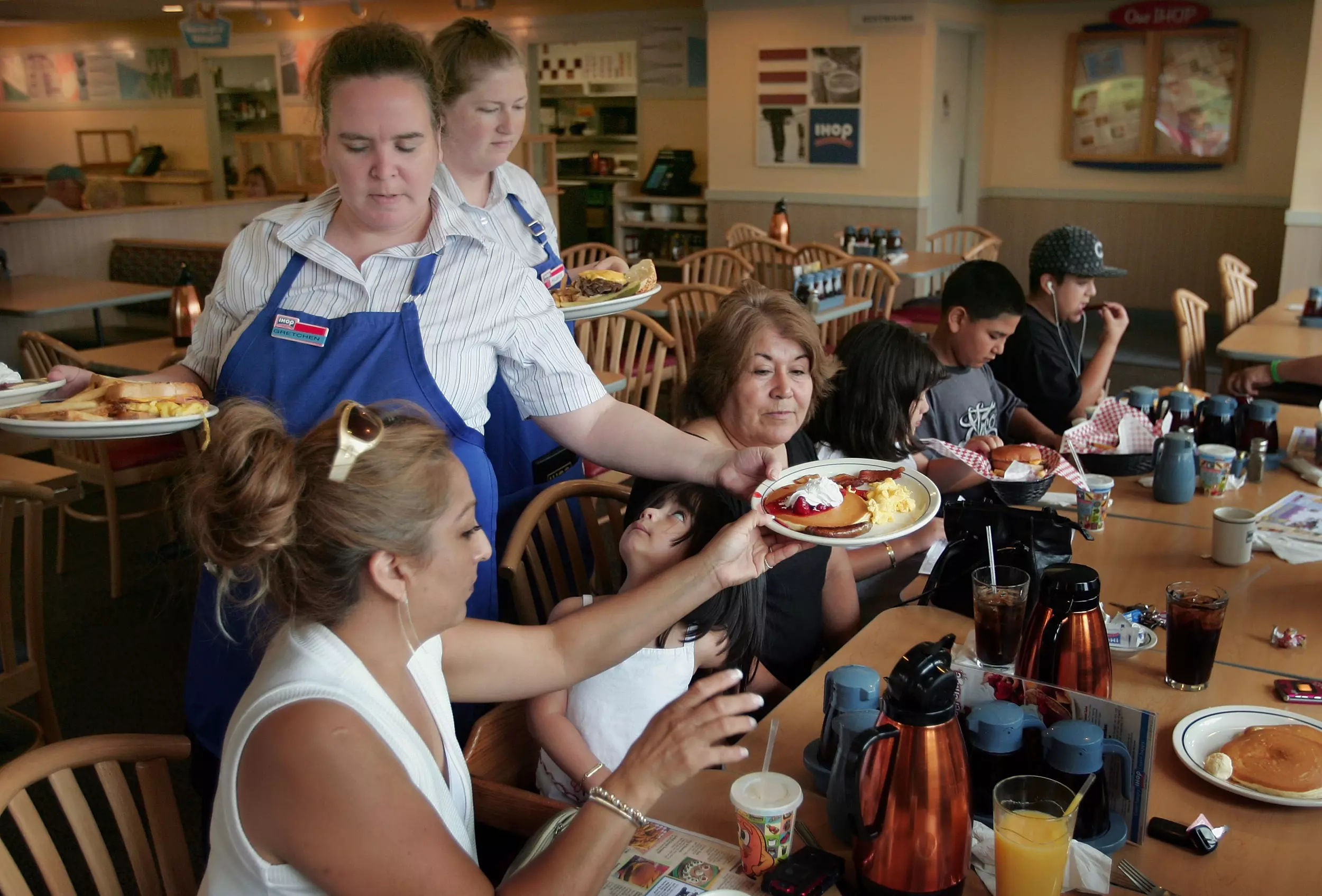 IHOP tests beer, wine, champagne with alcohol menu in some restaurants