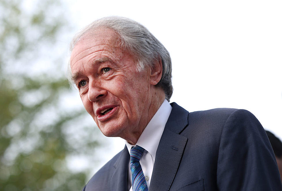 Markey Bill Targets &#8216;Ridiculous&#8217; Airline Fees