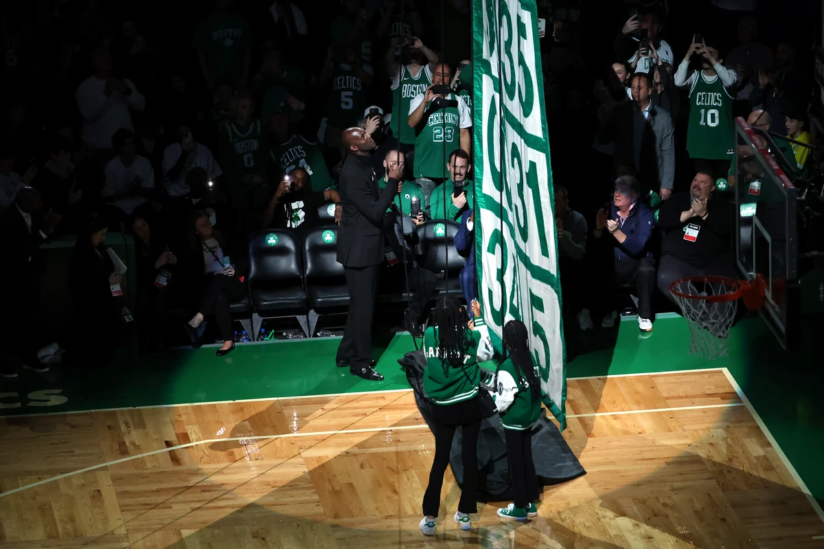 Celtics Hall of Fame center Kevin Garnett's retirement ceremony