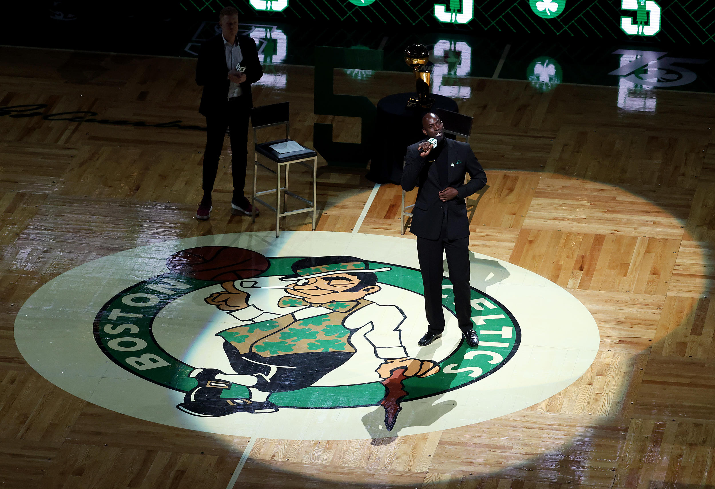 Celtics present Kobe Bryant with piece of parquet floor in Boston