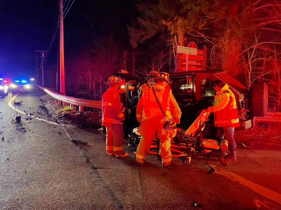 Two Injured in Lakeville Crash