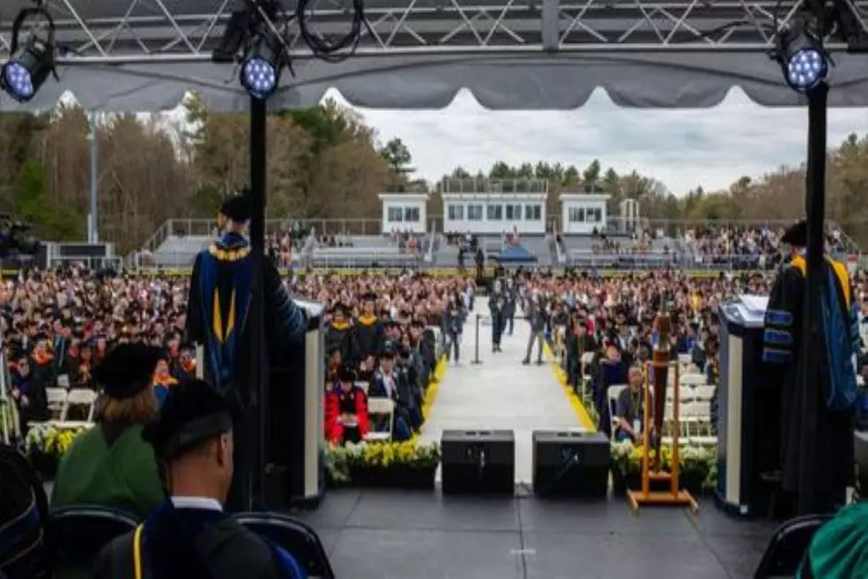 UMass Dartmouth Awards Degrees to Class of 2022