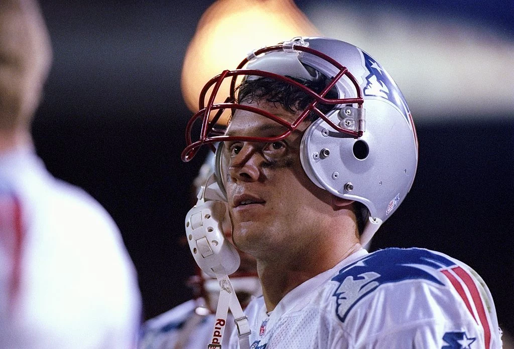 Sunday Night Football on NBC - Sept. 23, 2001: Patriots QB Tom Brady  replaces Drew Bledsoe against the Jets. Jan. 2, 2022: Tom Brady prepares  for his first game against the Jets