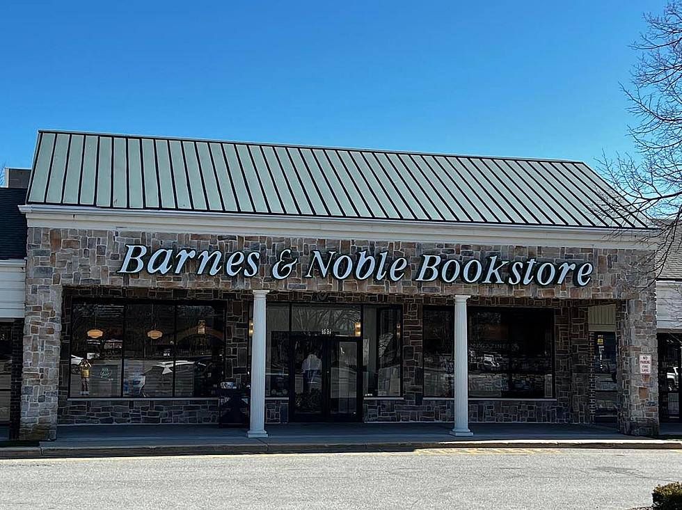 Dartmouth Barnes & Noble Plays Politics With Book Selections