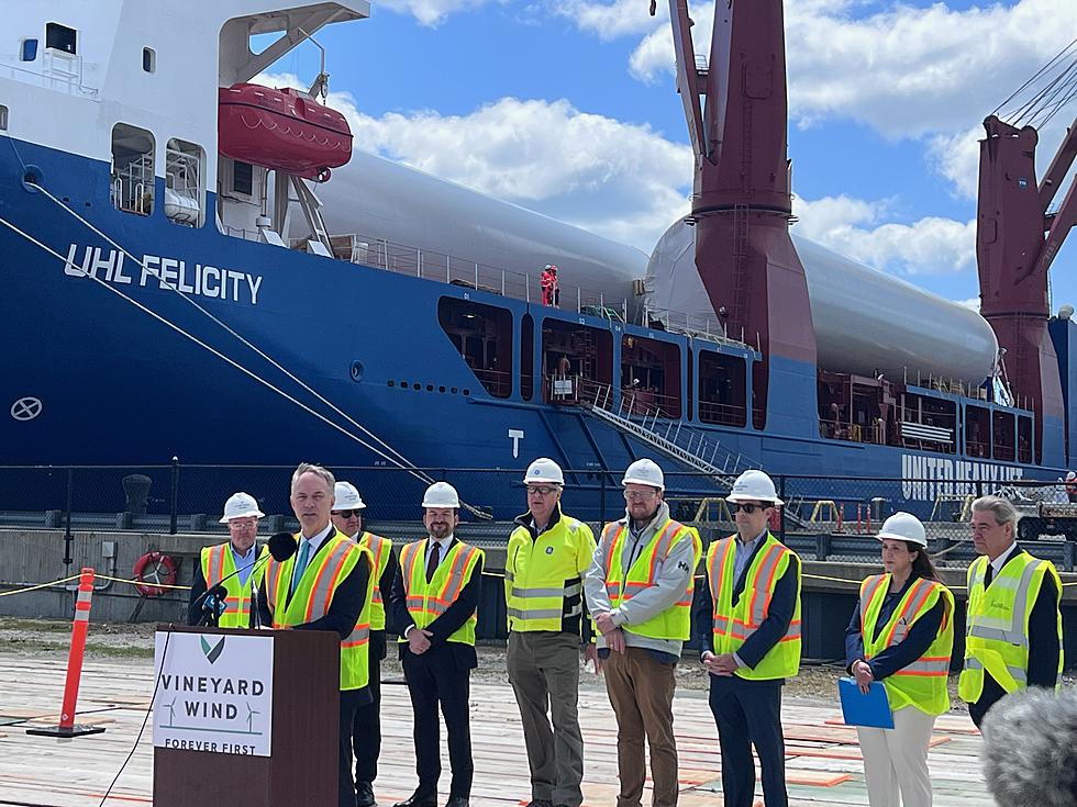 New Bedford Welcomes Shipment of First Wind Turbine Components