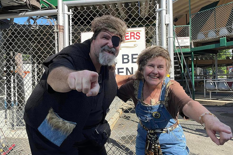 WWE Legend Mick Foley Appears as &#8216;The Wolfman&#8217; at New Hampshire&#8217;s Clark&#8217;s Bears