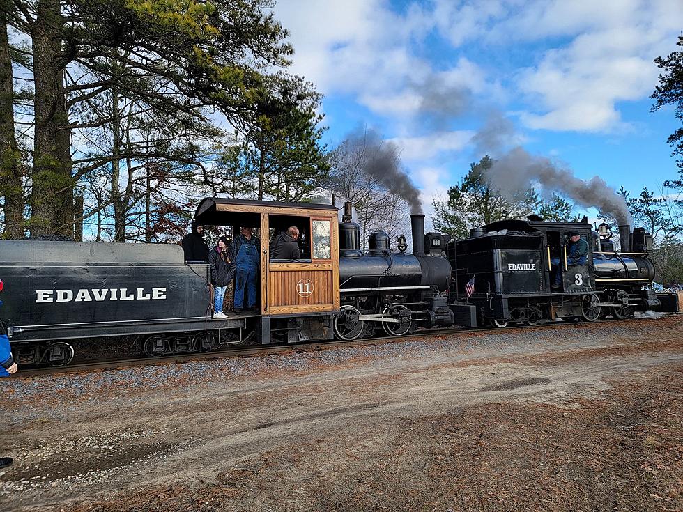 Carver’s Edaville Runs Rare Double-Headed Steam Train