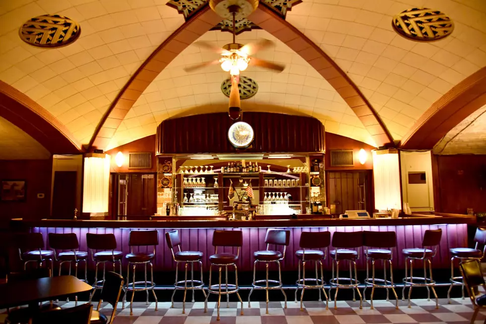 Cambridge Might Force a 30-Minute Wait Between Drinks, and Local Bars Are Furious