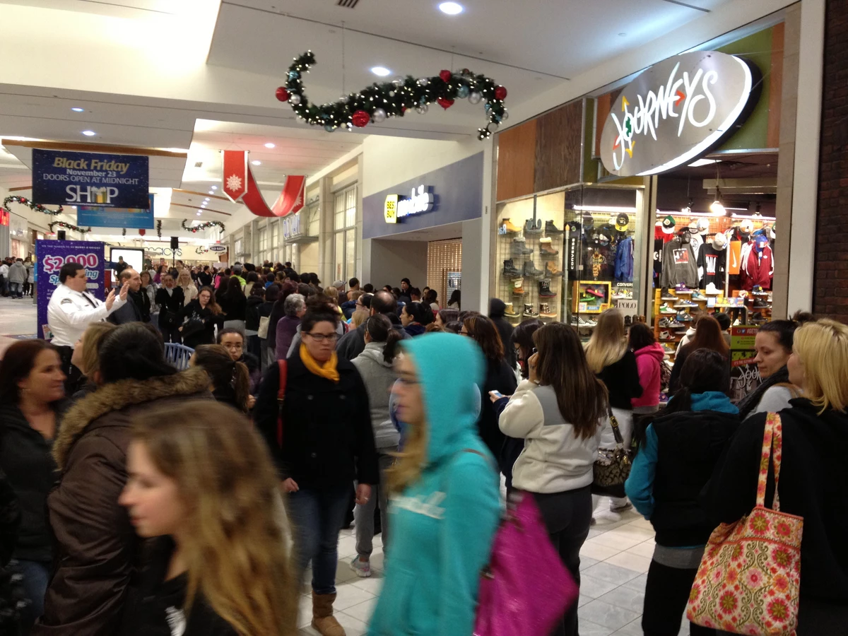 Dartmouth Mall Opens At Midnight For the First Time On Black Friday - What Time Century 21 Opens On Black Friday