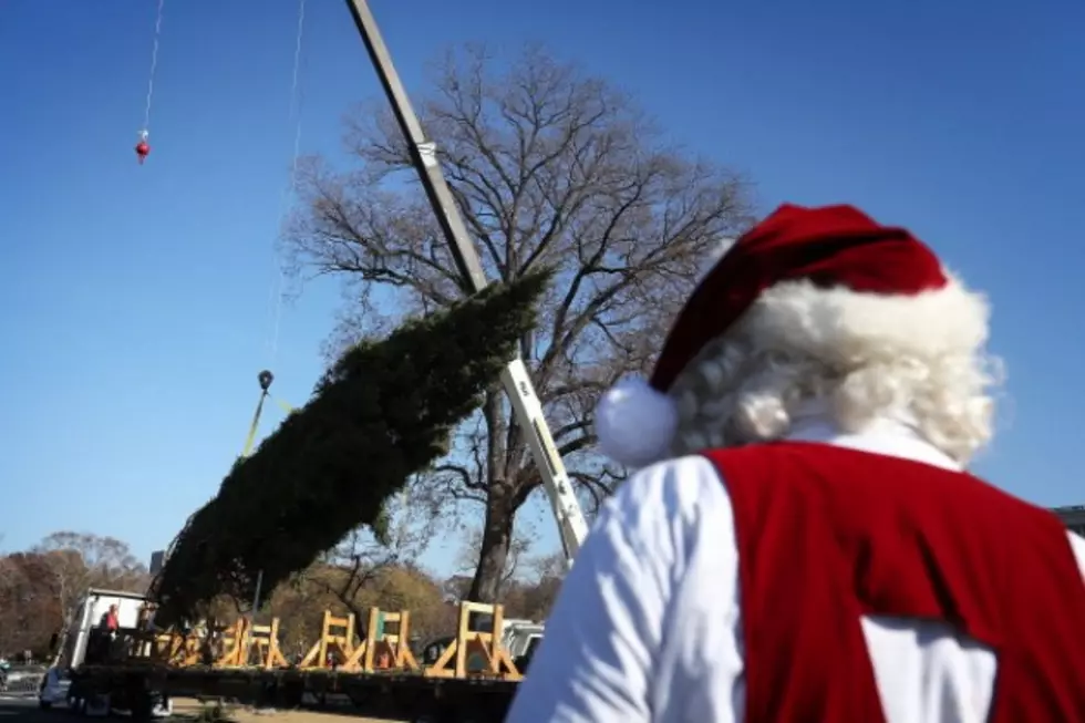 Missouri Santa Hands Out $100 Bills To Sandy Victims