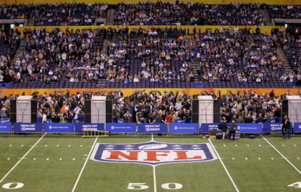 NFL Bans Purses From Stadiums &#8212; Is it Fair To Women?