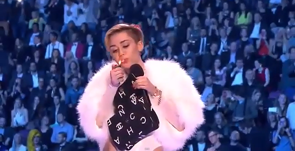 Miley Cyrus Smokes Marijuana Joint Onstage At MTV EMA&#8217;s