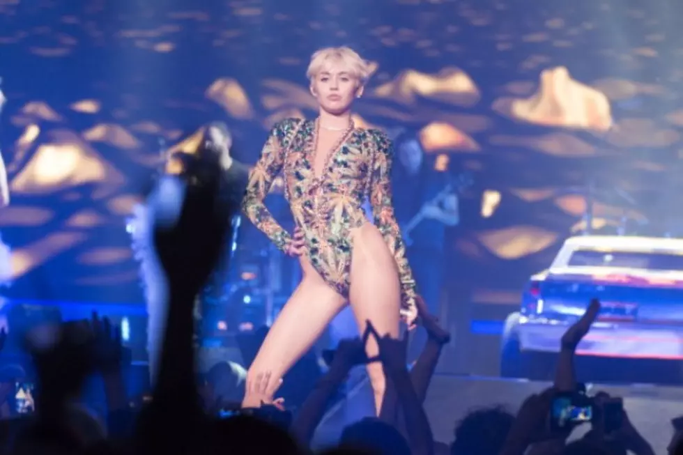 Miley Cyrus Continues Concert In Her Underwear [PHOTO]