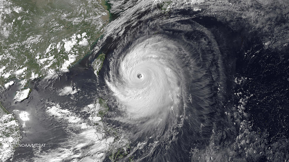 Typhoon Neoguri Heading Toward Okinawa Japan [VIDEO]