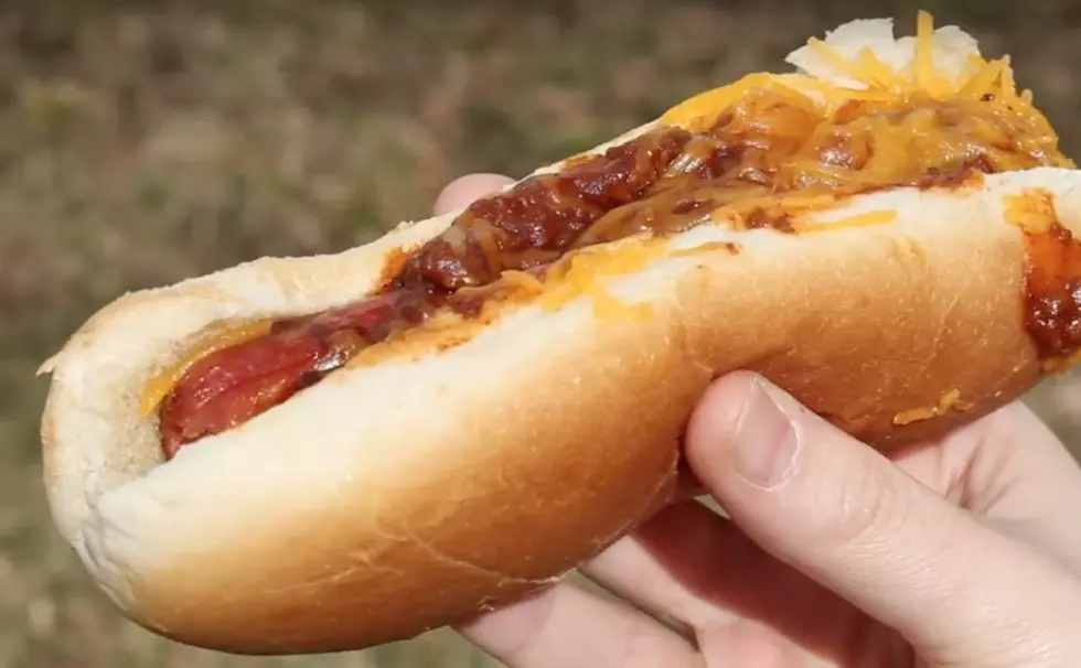 Gazelle Tries The New Burger King Hot Dog [VIDEO]