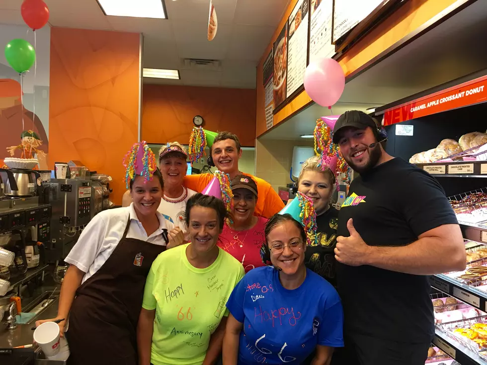 What It’s Like To Work The Dunkin Donut’s Drive-Thru [VIDEO]