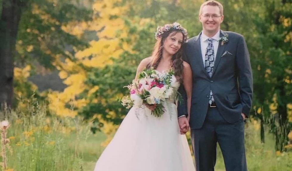 Help These Newlyweds Identify The Couple in Their Bridal Photo Mix-Up