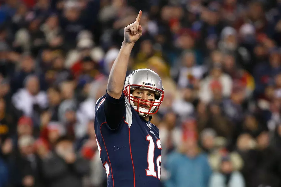 See Tom Brady Beat Stephen Colbert In Beer Chugging Contest [VIDEO]