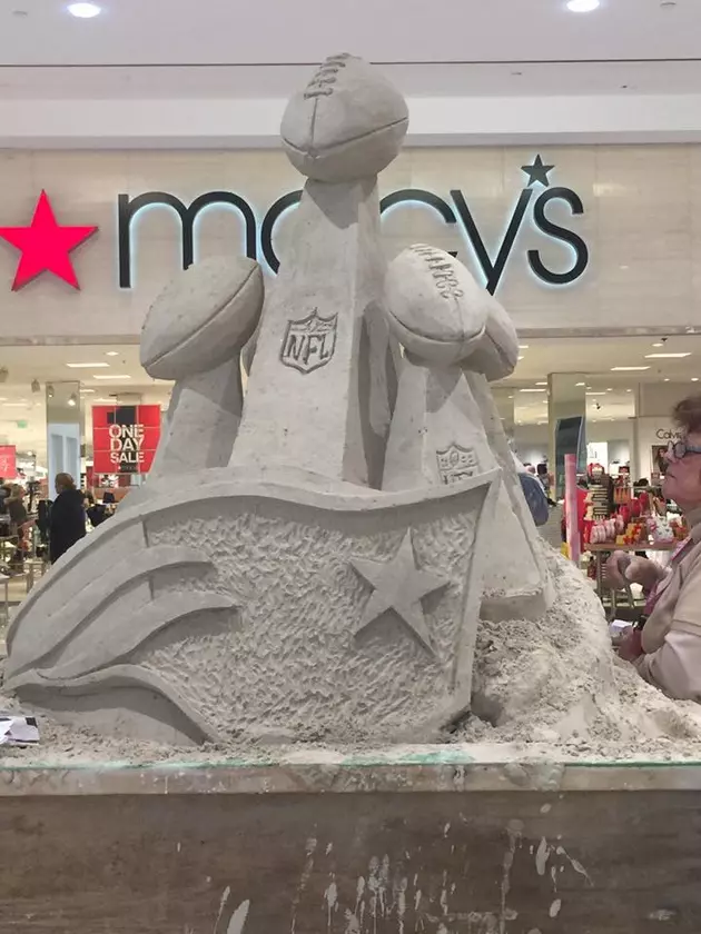Dartmouth Mall Celebrates Patriots with Local Sculptor