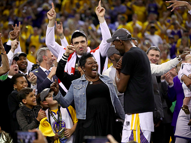 Kevin Durant Is A Momma&#8217;s Boy And It&#8217;s Great
