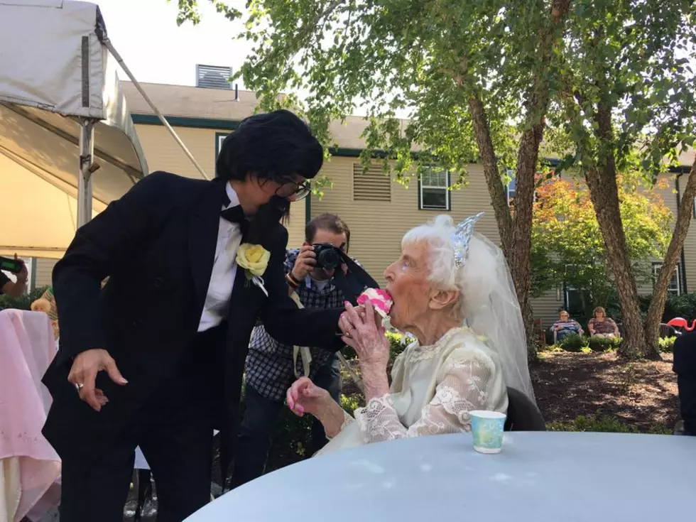 Autumn Glen Residents Host Mock Wedding for Fun in Dartmouth