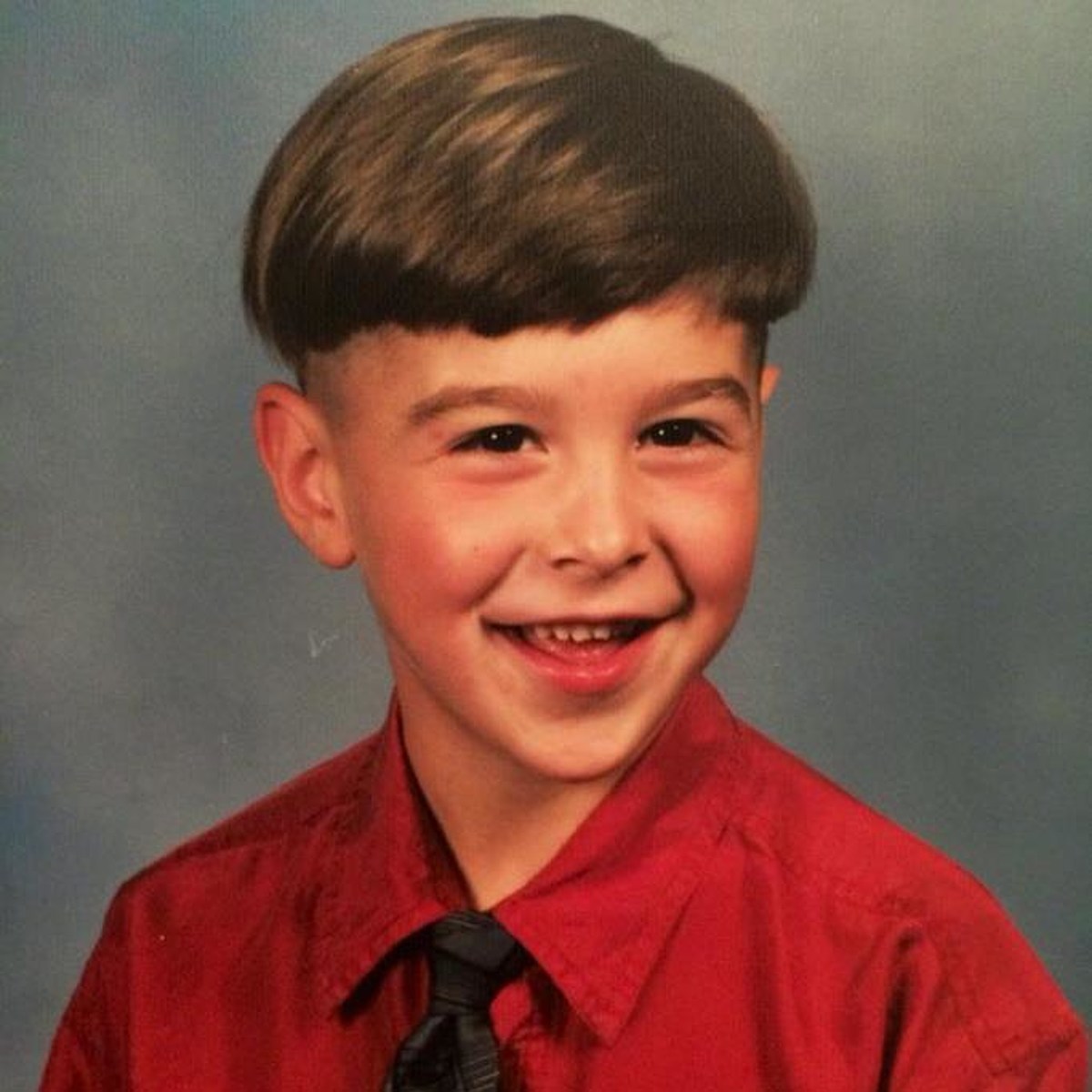 Image of The bowl cut hairstyle from 90s