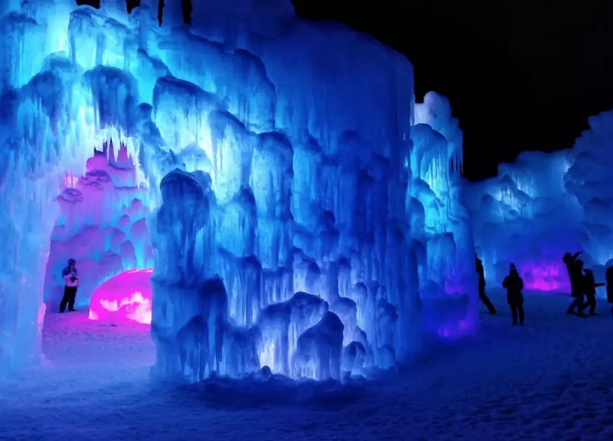 Road Trip Worthy Ice Castles in New Hampshire Set to Open in New
