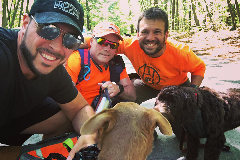 Dog Hiking Company Helps Veterans