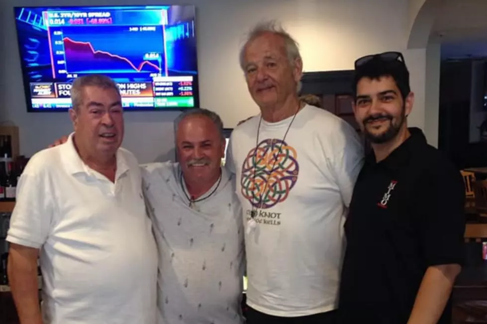 Bill Murray Shares Some Golf Tips at New Bedford Café