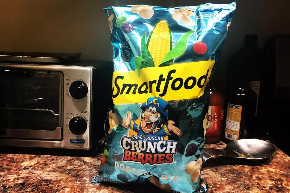Smartfood and Cap&#8217;n Crunch Teamed Up and This Is How It Tasted