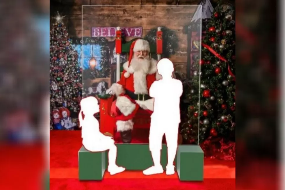 A Very COVID Christmas at Dartmouth Mall as Santa Returns in 2020