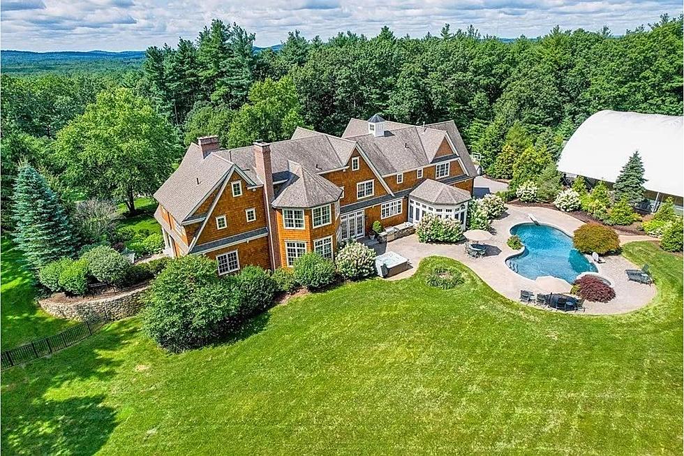 Massachusetts Mansion With Private Hockey Rink Is Every Fan’s Dream