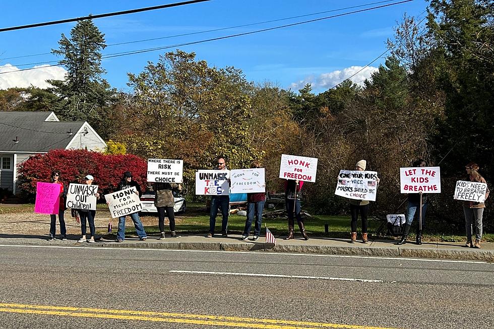 Marion, Mattapoisett and Rochester Moms Protest Mask Mandates at Old Rochester Schools