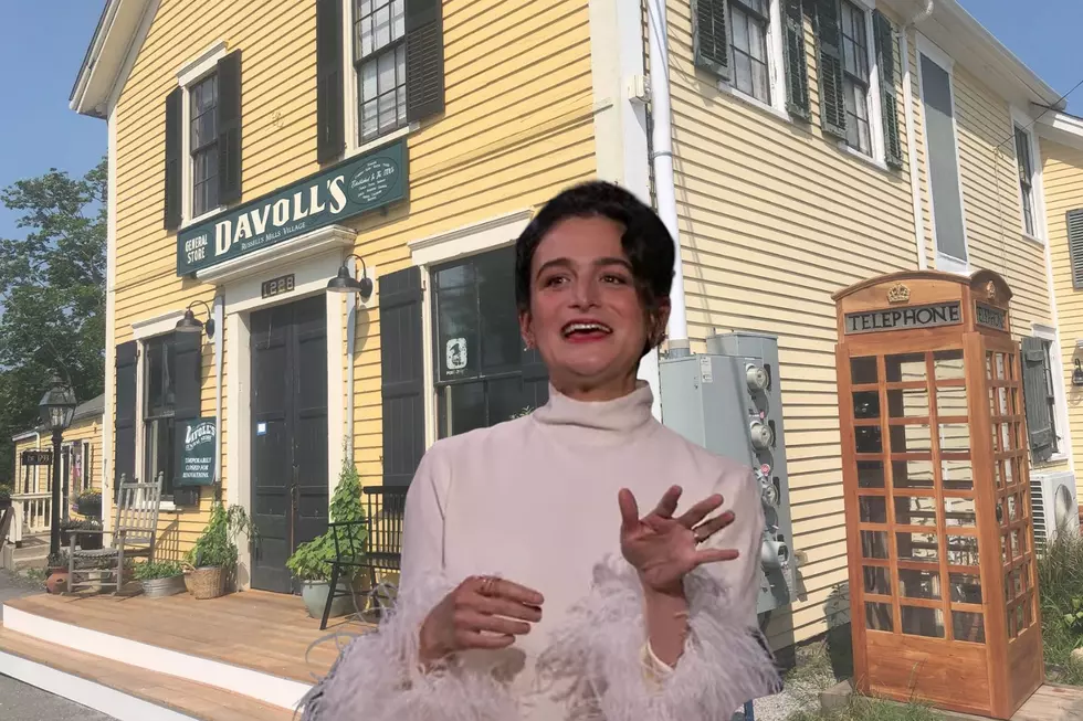 Where Jenny Slate Gets Great WiFi in Dartmouth