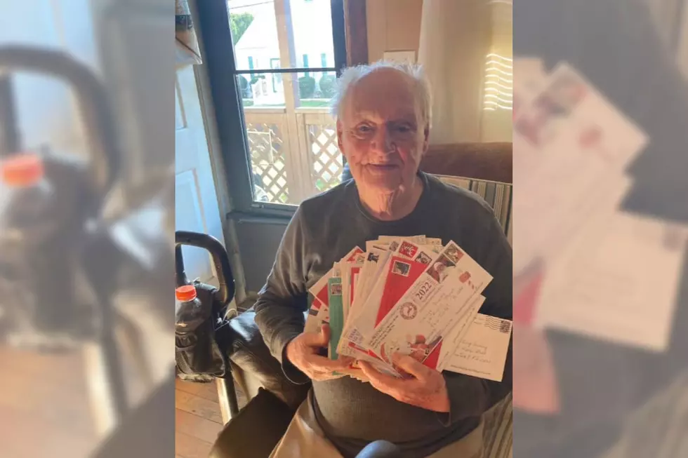Widowed 95-Year-Old Rhode Island Grandfather Loves Getting Christmas Cards